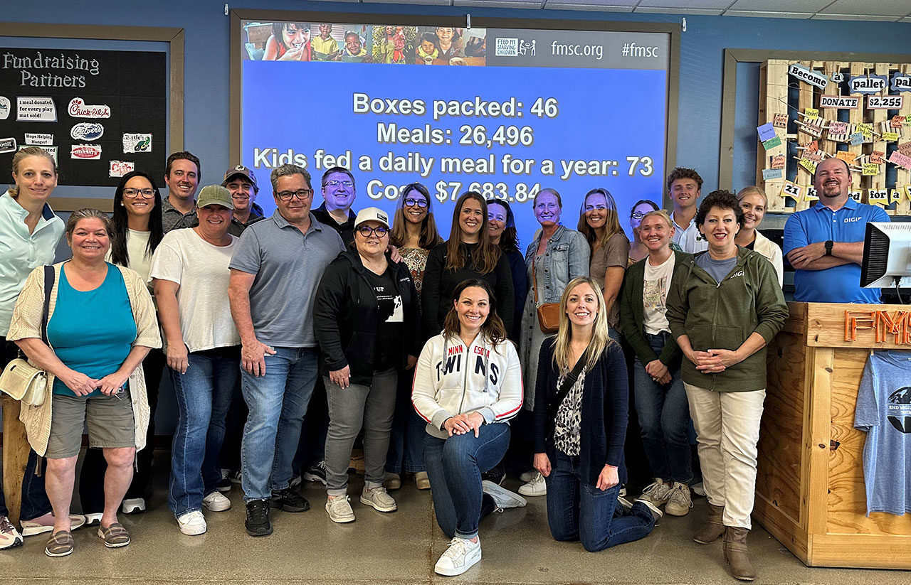 Voluntarios de Feed My Starving Children