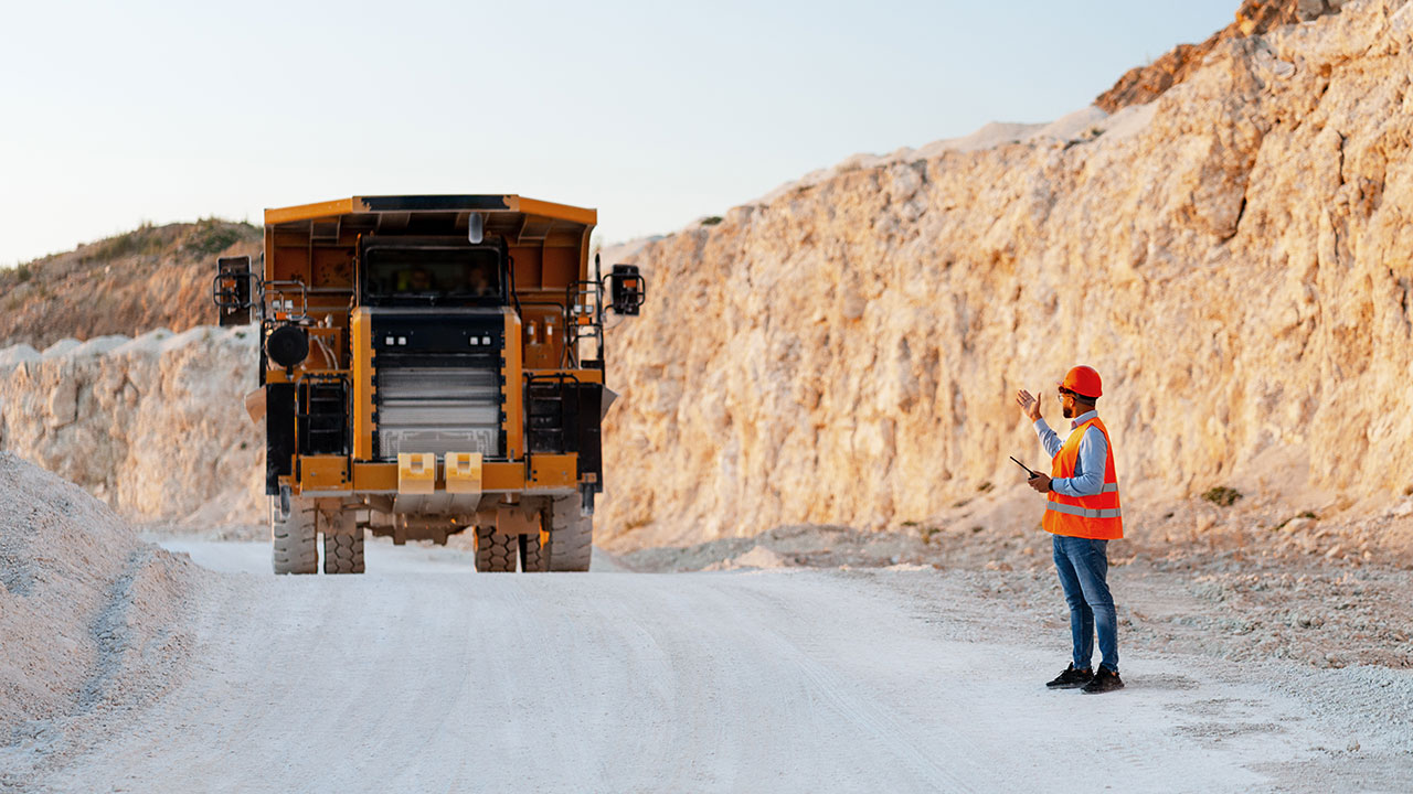 Operaciones mineras en canteras de roca