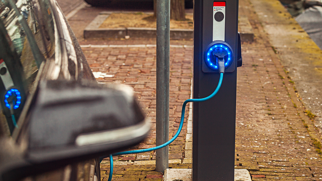 Imagen de la ciudad inteligente de Ámsterdam: recarga de vehículos eléctricos