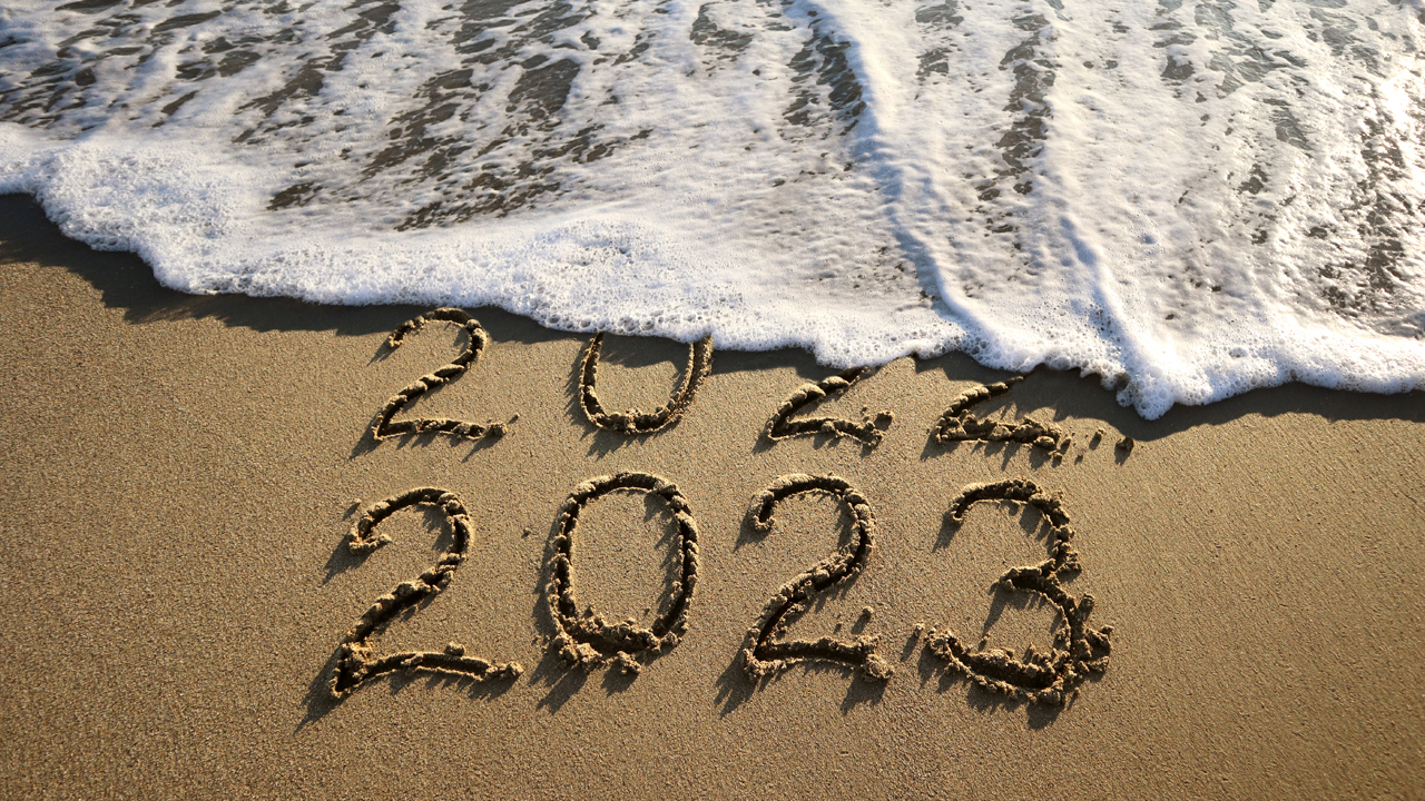 Fin de 2022 arrastrado por la marea