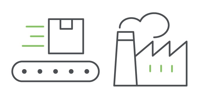 Caja en una cinta transportadora que se dirige hacia la fábrica
